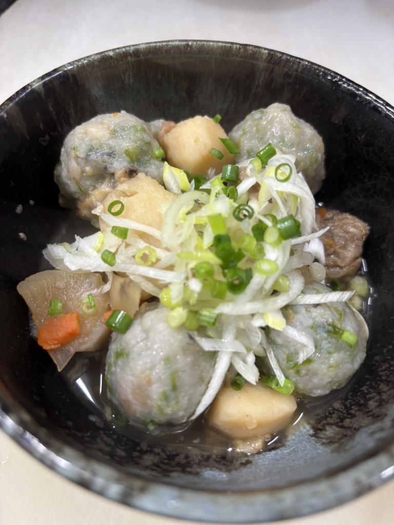 目光とアサリつみれ土垂芋煮(相馬松川浦青のりと共に)